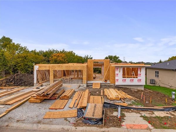 25000 W 89th Street, Lenexa, KS 66227