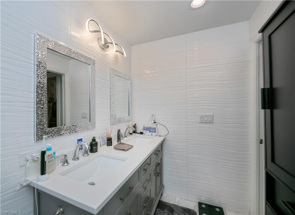 8513 Bernwood Cove Loop, Unit 212, Fort Myers, FL 33966 Photo