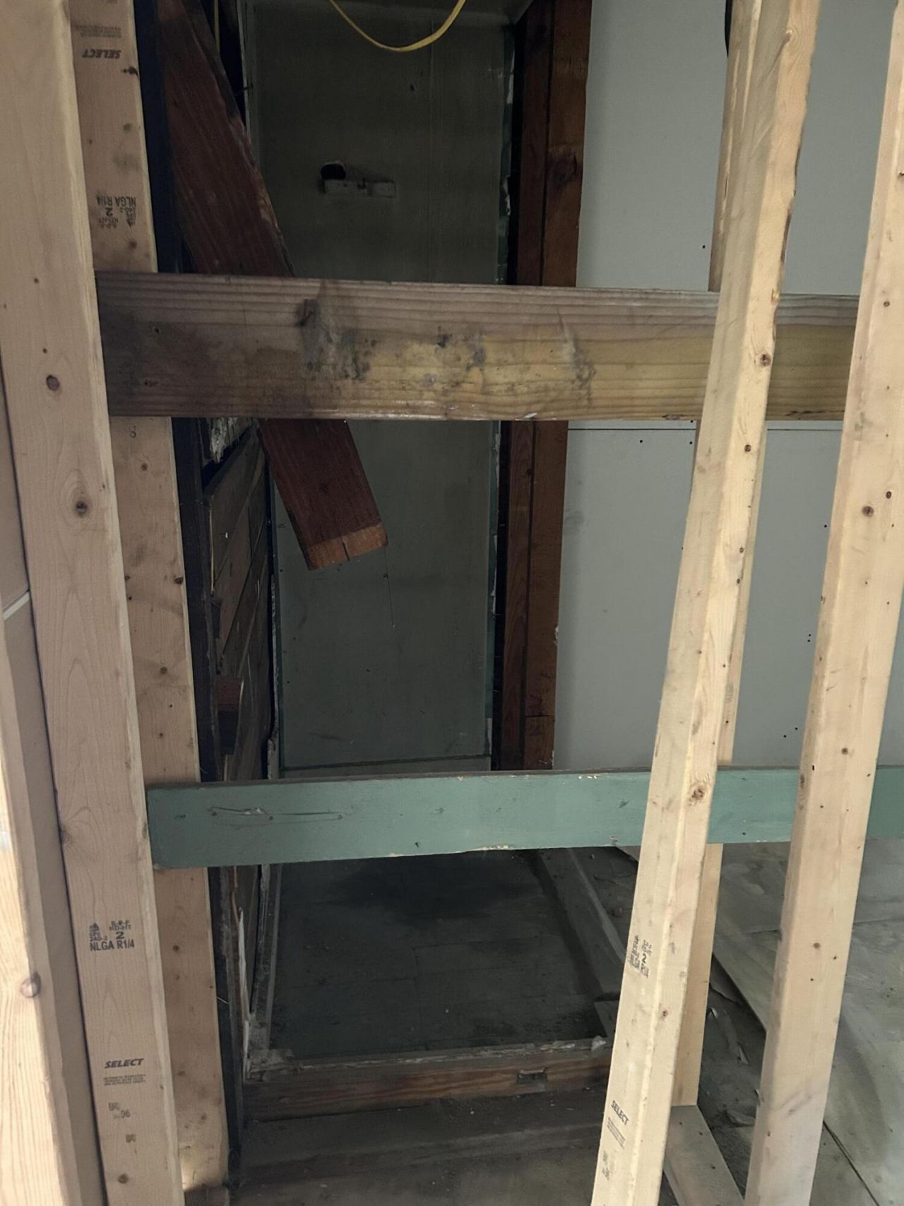 668 Maple Street Photo 11