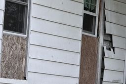 668 Maple Street photo 4