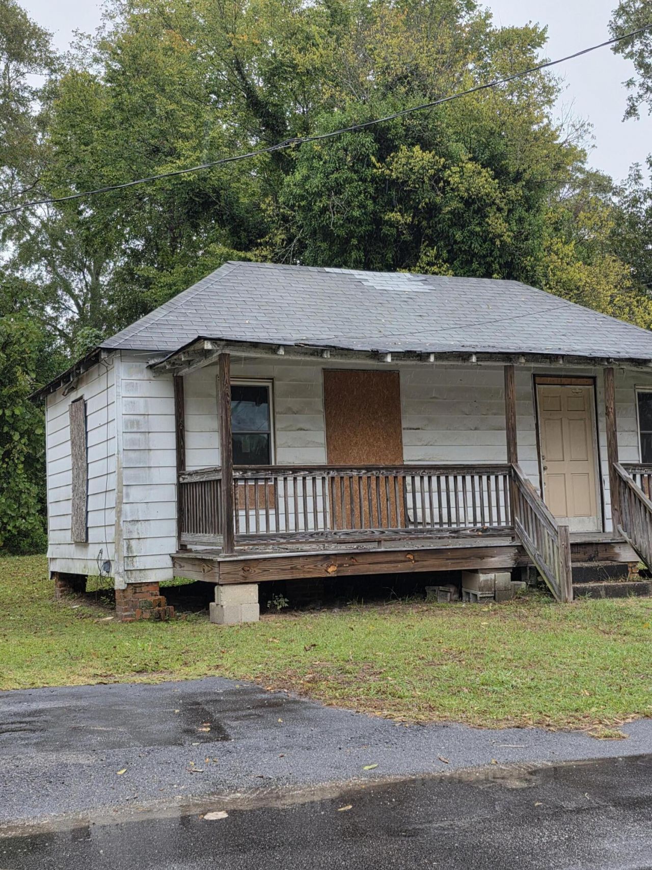 668 Maple Street Photo 4