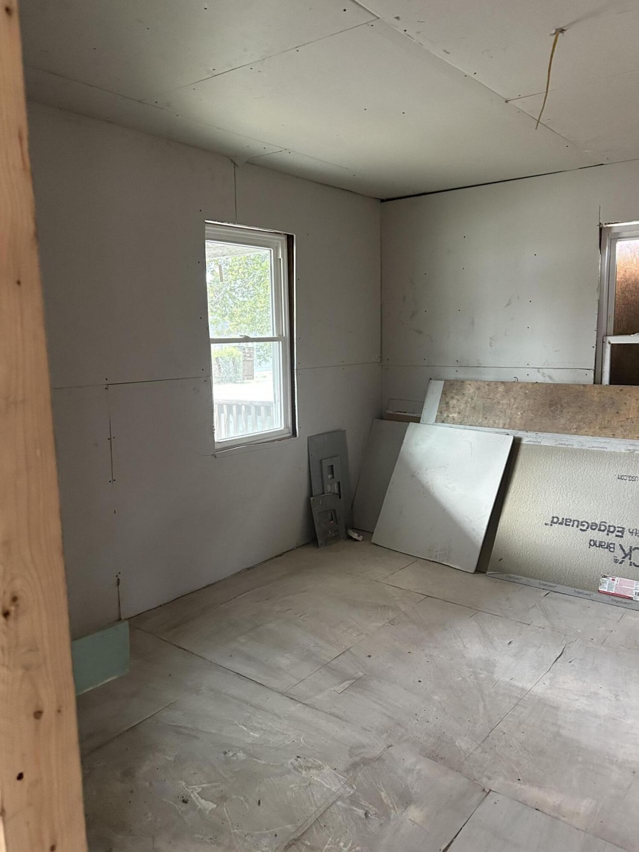 668 Maple Street Photo 5