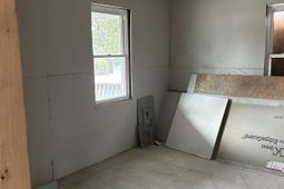 668 Maple Street photo 4