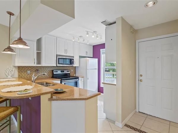 1305 Mainsail DR, Unit 1013, NAPLES, FL 34114