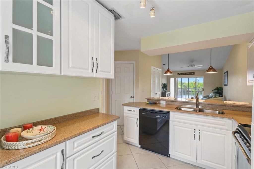 1305 Mainsail Dr, Unit 1013, Naples, FL 34114 Photo