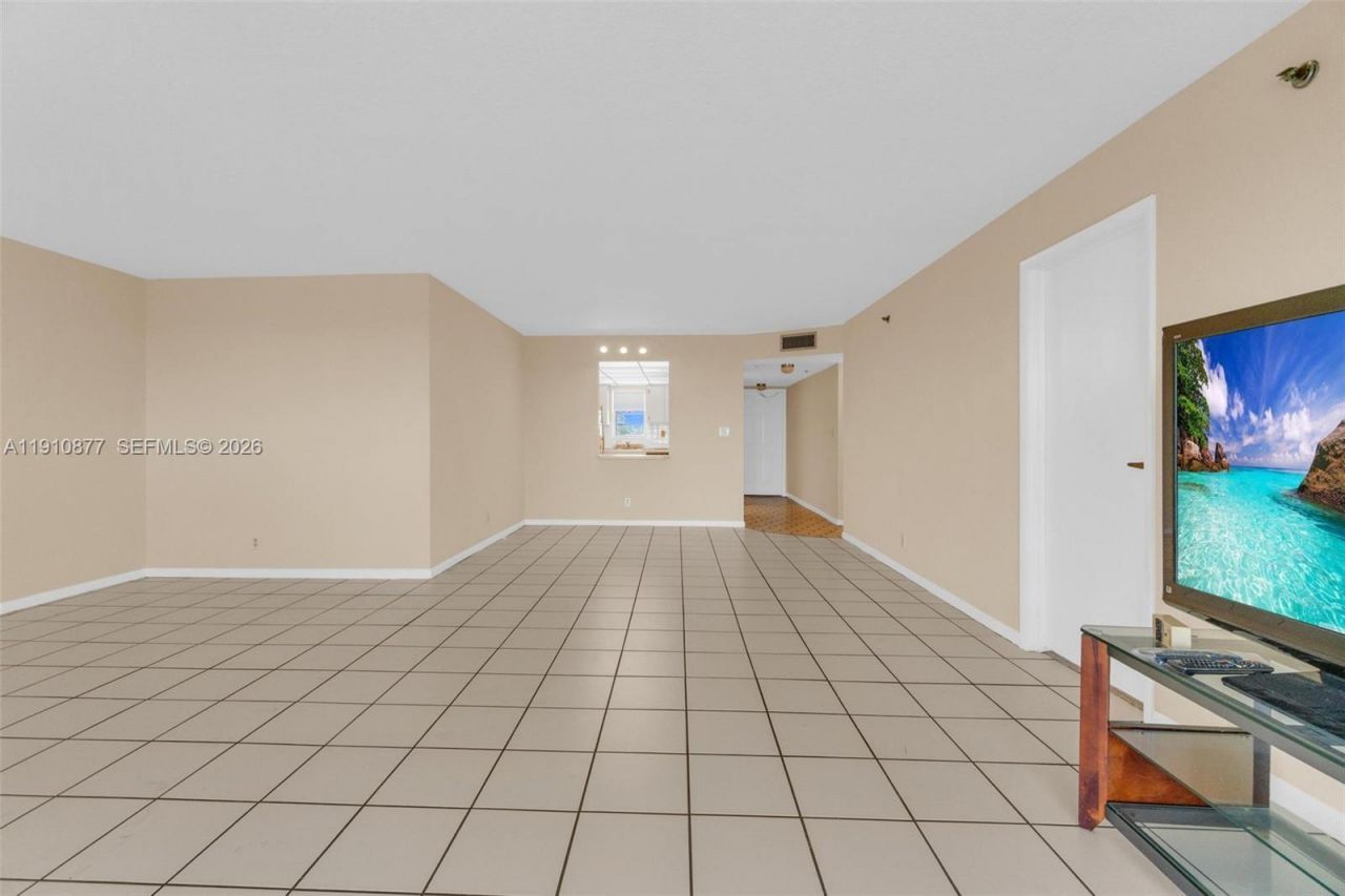 3100 W Rolling Hills Cir, Unit 707, Davie, FL 33328 Photo