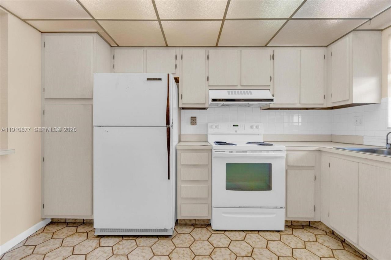 3100 W Rolling Hills Cir, Unit 707, Davie, FL 33328 Photo