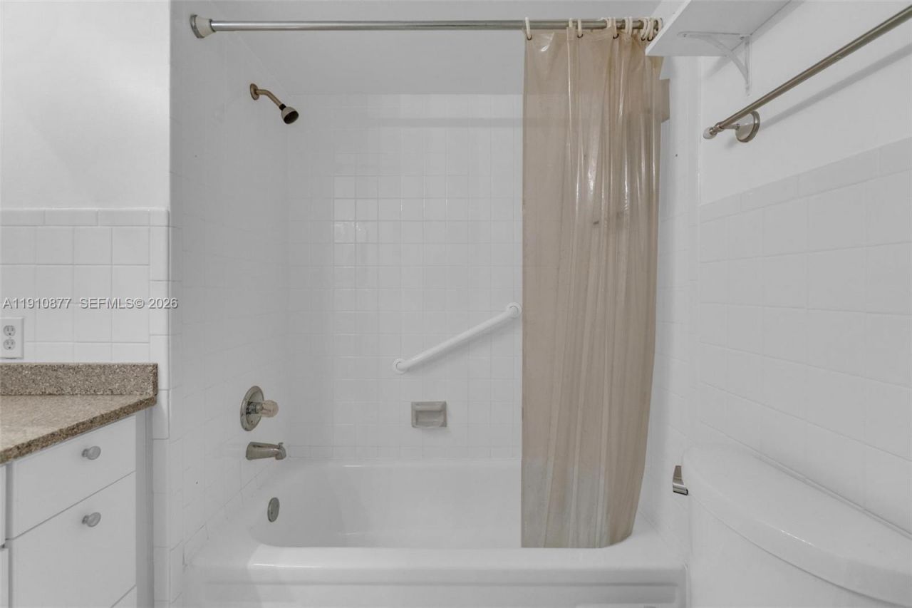 3100 W Rolling Hills Cir, Unit 707, Davie, FL 33328 Photo