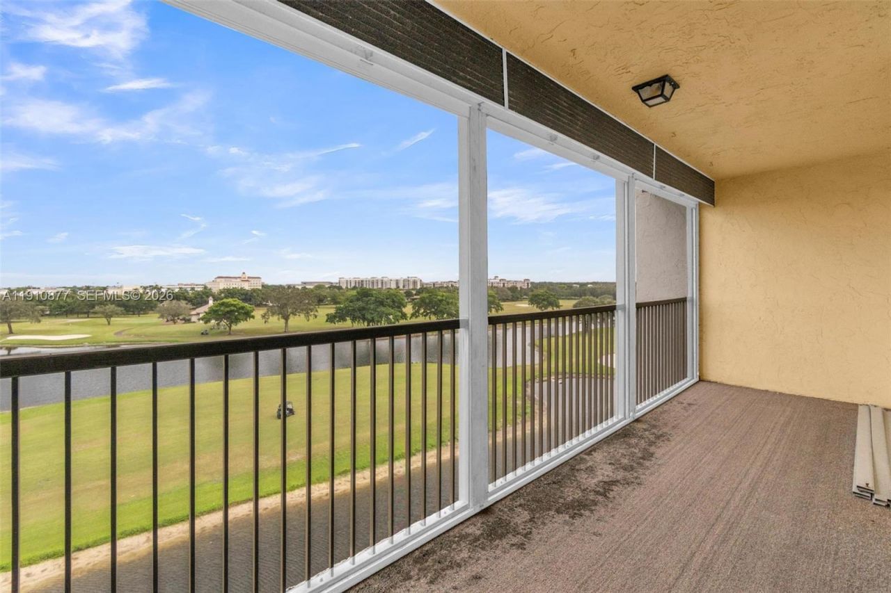 3100 W Rolling Hills Cir, Unit 707, Davie, FL 33328 Photo