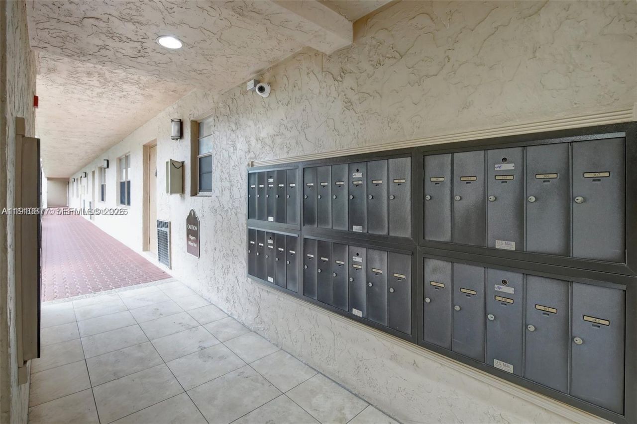 3100 W Rolling Hills Cir, Unit 707, Davie, FL 33328 Photo