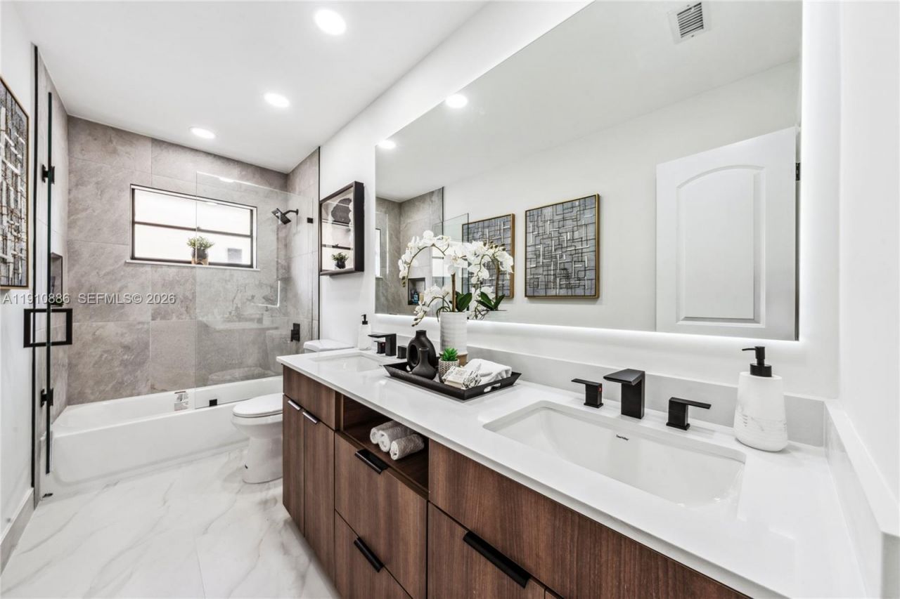 4029 NW 72nd Ave, Coral Springs, FL 33065 Photo