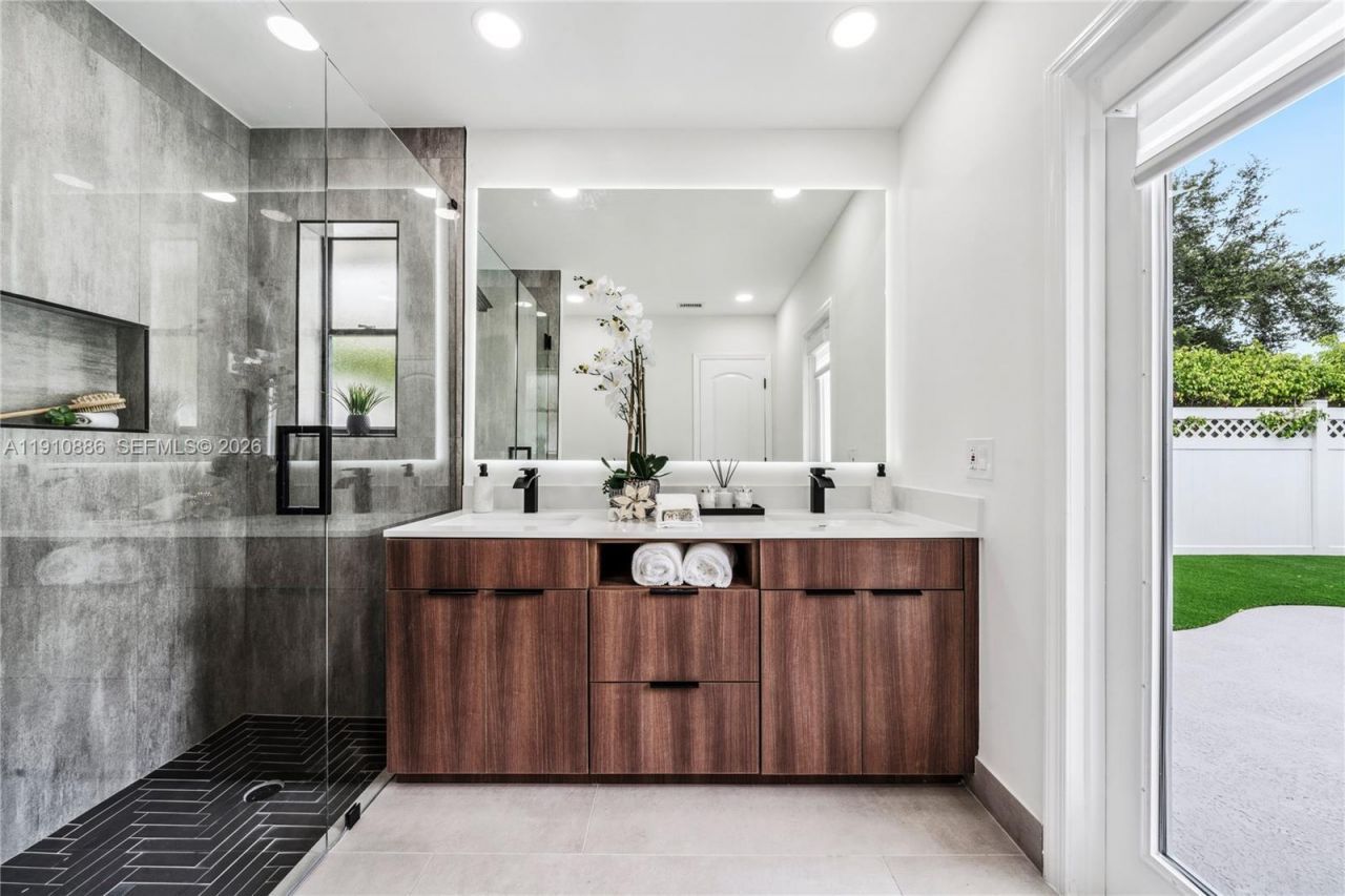 4029 NW 72nd Ave, Coral Springs, FL 33065 Photo