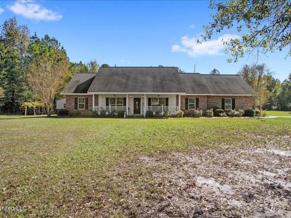 2118 Paulding Road, Leakesville, MS 39451