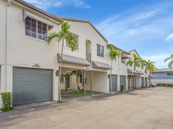 140 SE 7th Way, Pompano Beach, FL 33060