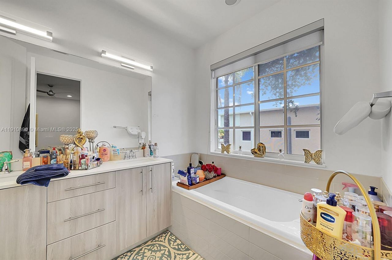 140 SE 7th Way, Pompano Beach, FL 33060 Photo