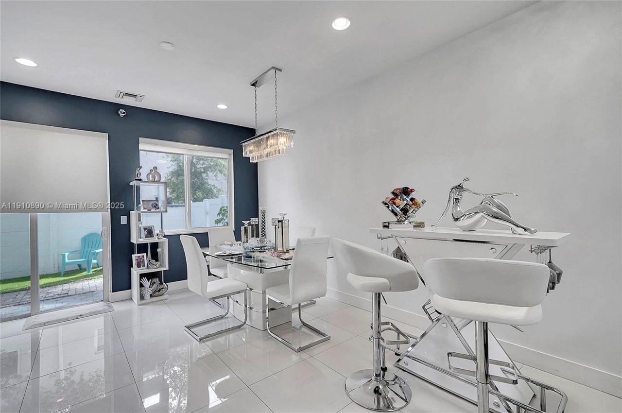 140 SE 7th Way, Pompano Beach, FL 33060 Photo