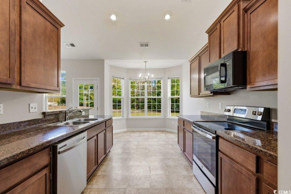 1109 Woodford Ct. Photo 11