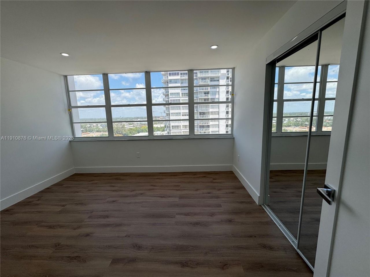 18031 Biscayne Blvd, Unit 1402, Aventura, FL 33160 Photo