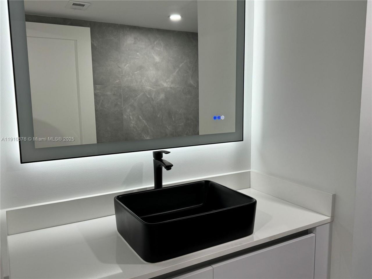 18031 Biscayne Blvd, Unit 1402, Aventura, FL 33160 Photo