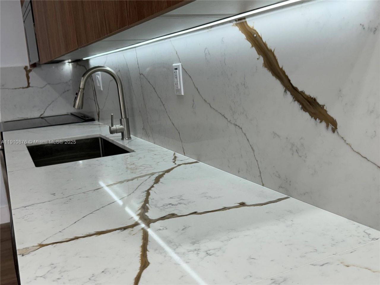 18031 Biscayne Blvd, Unit 1402, Aventura, FL 33160 Photo