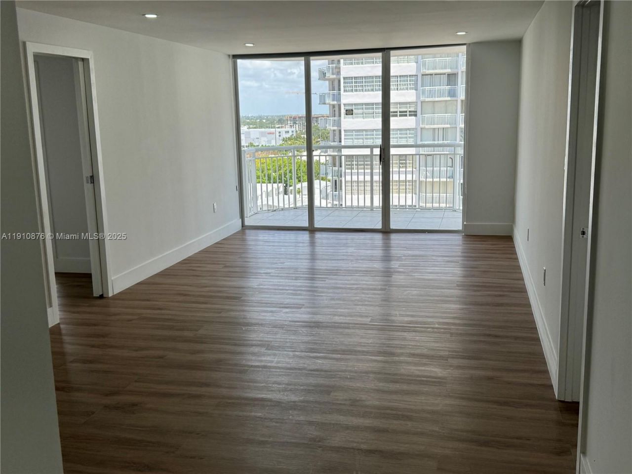 18031 Biscayne Blvd, Unit 1402, Aventura, FL 33160 Photo
