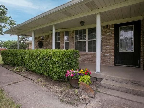 1801 W Holiday, Fate, TX 75087