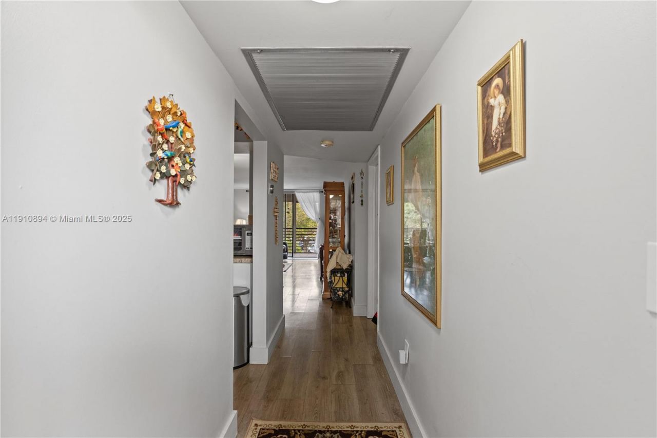 1000 Colony Point Cir, Unit 308, Pembroke Pines, FL 33026 Photo