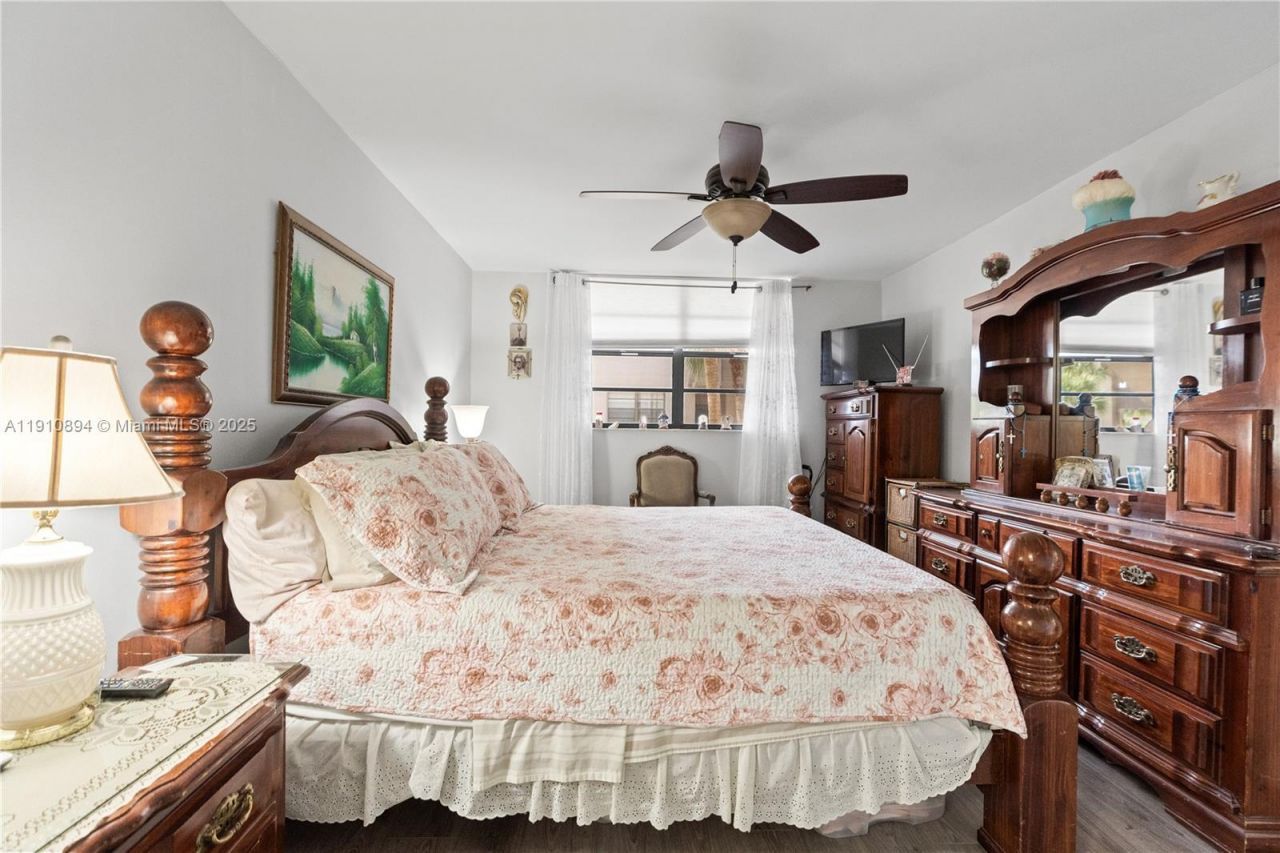 1000 Colony Point Cir, Unit 308, Pembroke Pines, FL 33026 Photo