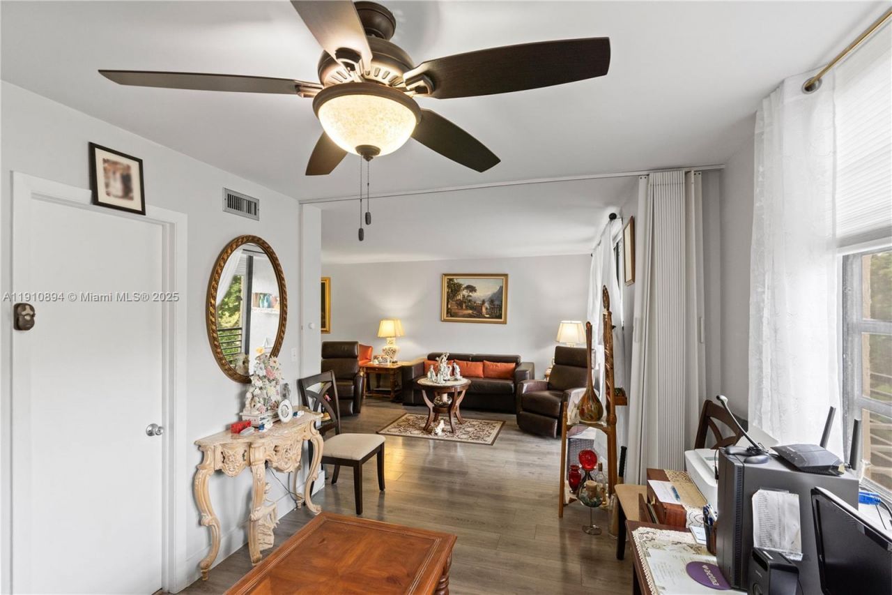 1000 Colony Point Cir, Unit 308, Pembroke Pines, FL 33026 Photo