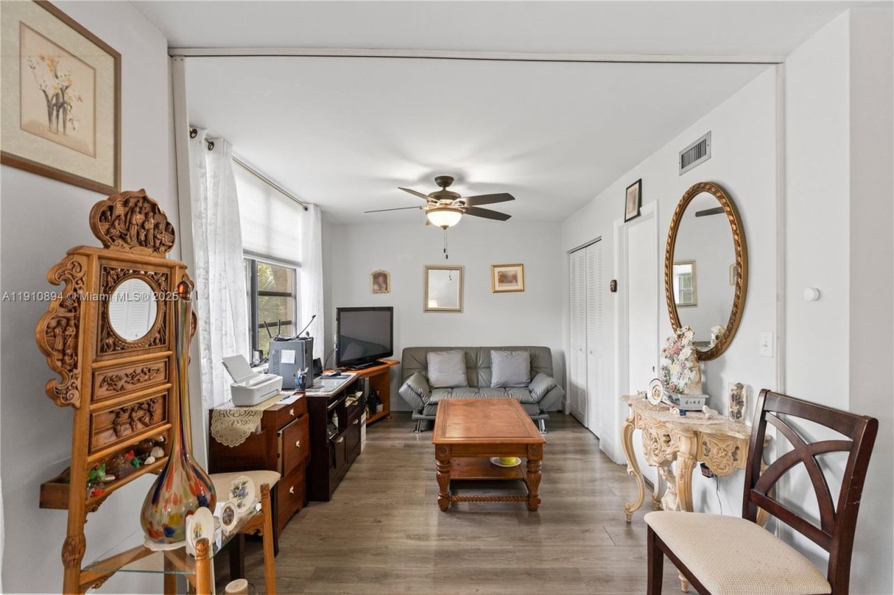 1000 Colony Point Cir, Unit 308, Pembroke Pines, FL 33026 Photo