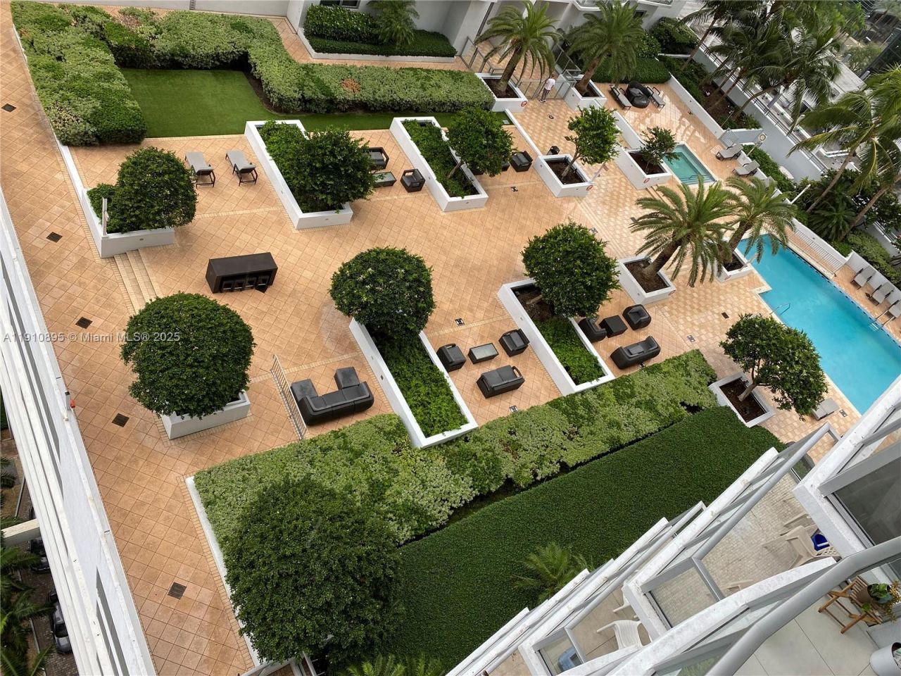 1050 Brickell Ave, Unit 1904, Miami, FL 33131 Photo