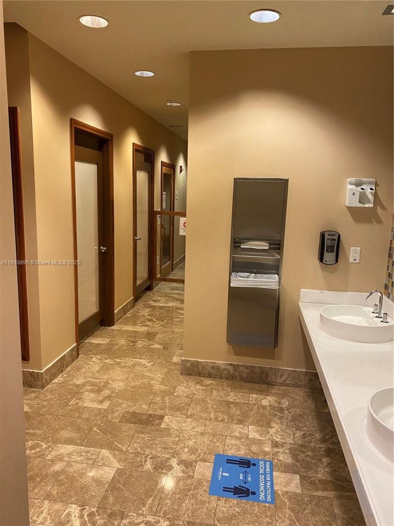 1050 Brickell Ave, Unit 1904, Miami, FL 33131 Photo