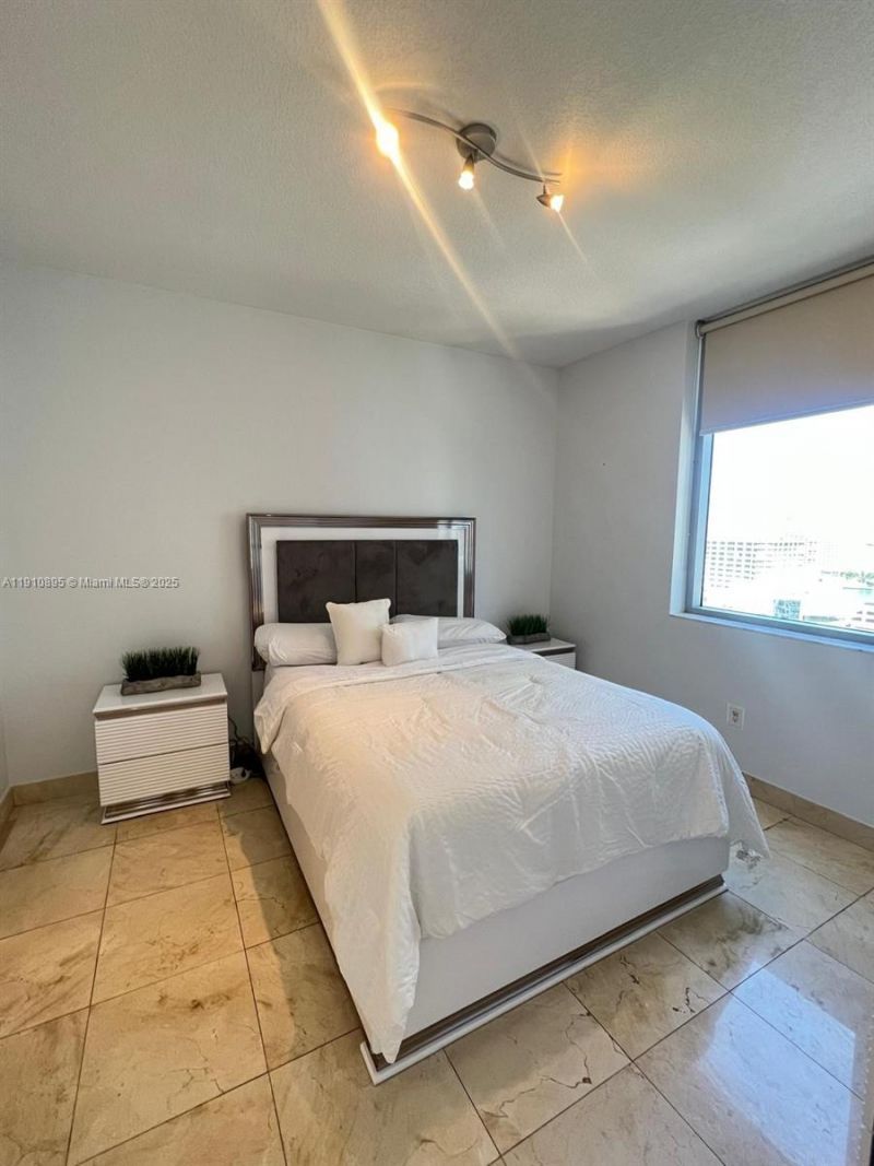 1050 Brickell Ave, Unit 1904, Miami, FL 33131 Photo