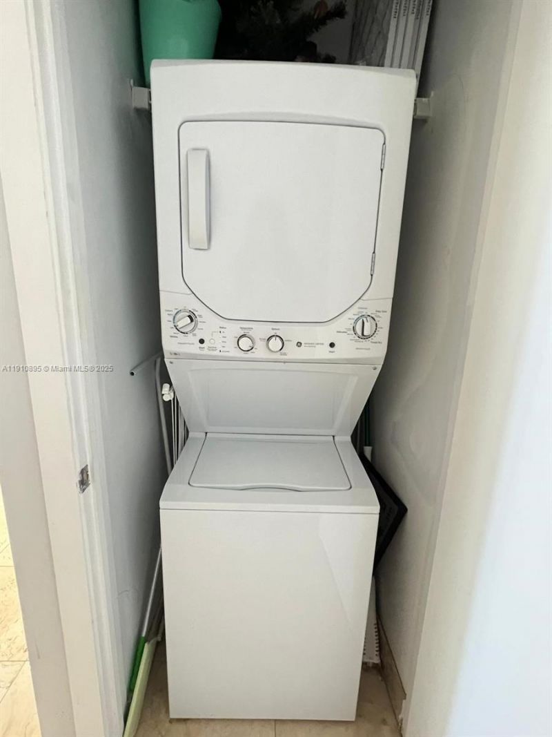 1050 Brickell Ave, Unit 1904, Miami, FL 33131 Photo