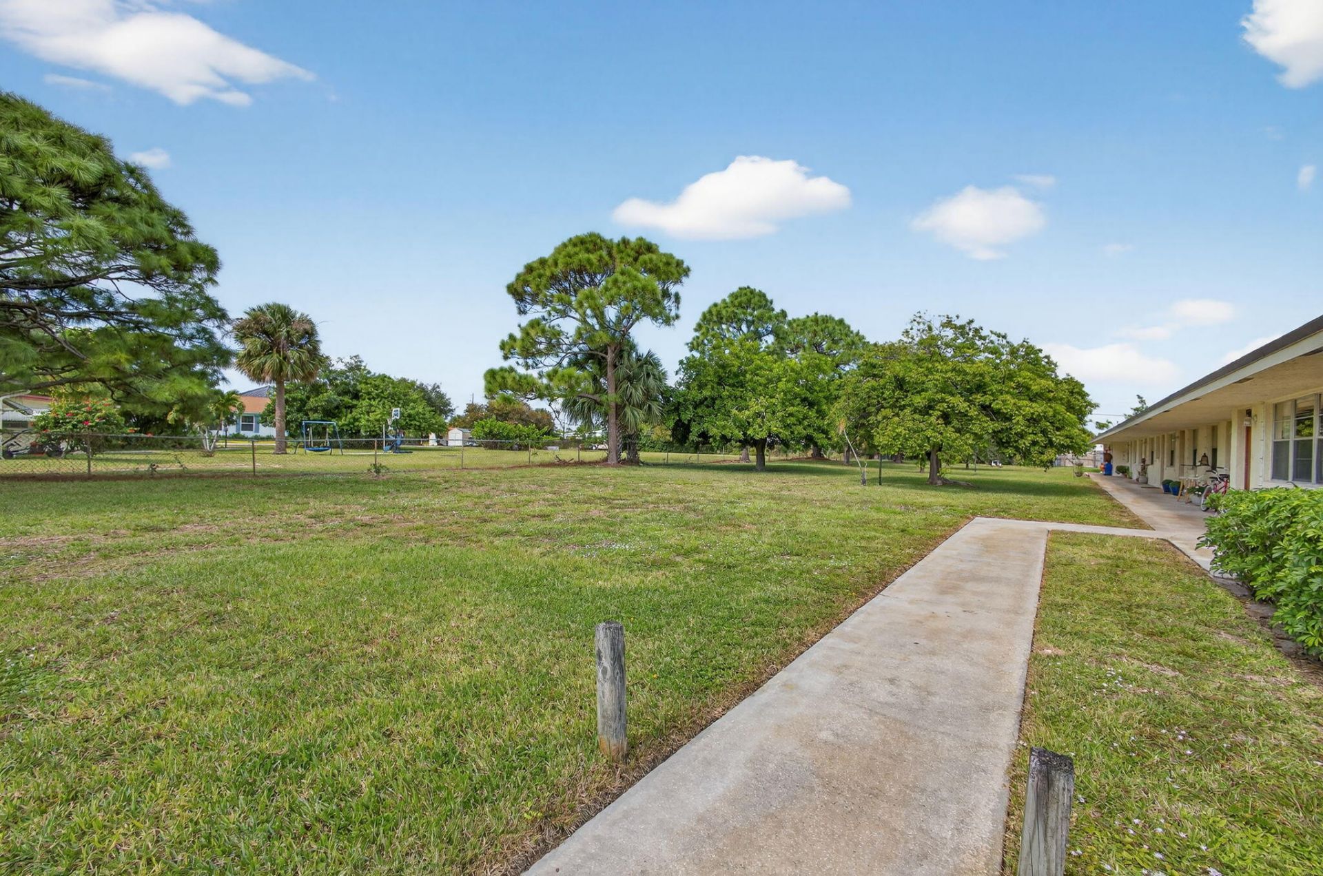 8585 Church St Se, Unit 2, Hobe Sound, FL 33455 Photo