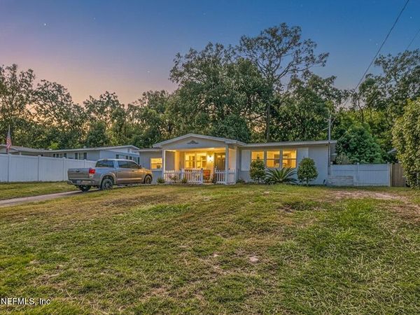 1860 EMBASSY Drive, Jacksonville, FL 32207