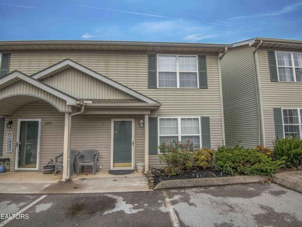 3209 Quiet Way, Knoxville, TN 37918