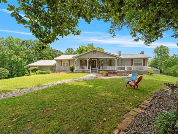 404 Davis Road W, Fairmount, GA 30139