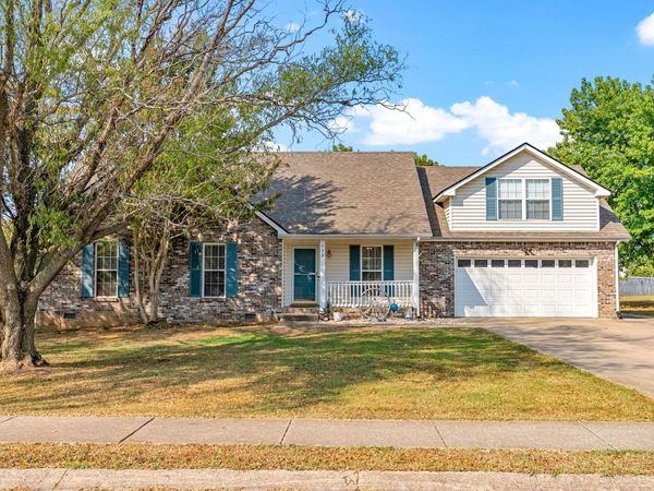 773 Fire Break Dr, Clarksville, TN 37040