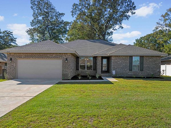 5810 Crestlake Drive, Crestview, FL 32536