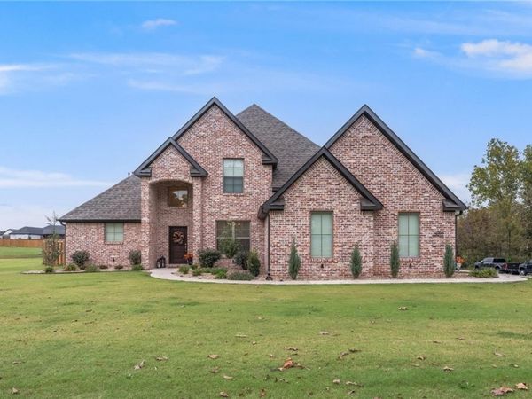 14209 Cayenne Circle, Siloam Springs, AR 72761