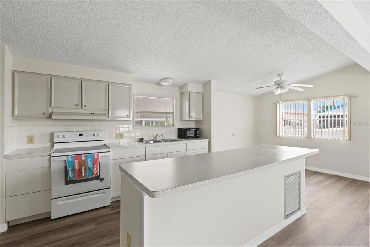 3831 115th Street Court W, Bradenton, FL 34210 Photo