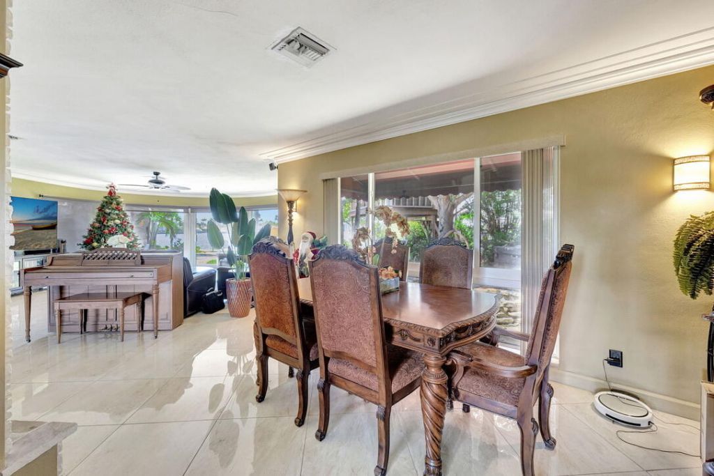 2360 SE 7th Drive, Pompano Beach, FL 33062 Photo