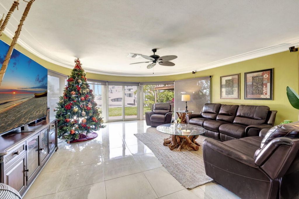 2360 SE 7th Drive, Pompano Beach, FL 33062 Photo