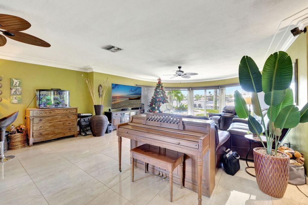 2360 SE 7th Drive, Pompano Beach, FL 33062 Photo