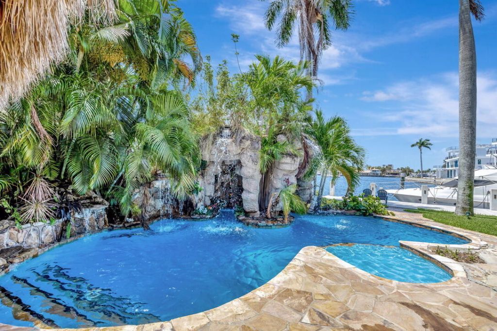 2360 SE 7th Drive, Pompano Beach, FL 33062 Photo