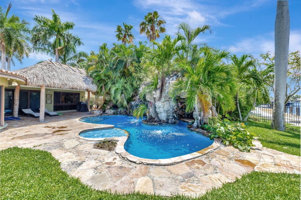 2360 SE 7th Drive, Pompano Beach, FL 33062 Photo