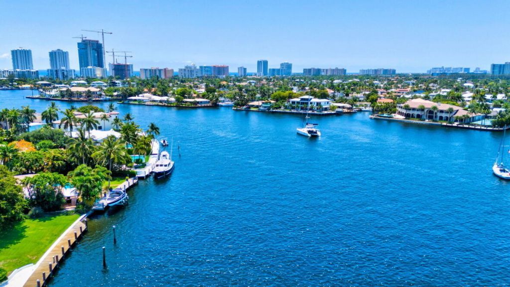 2360 SE 7th Drive, Pompano Beach, FL 33062 Photo