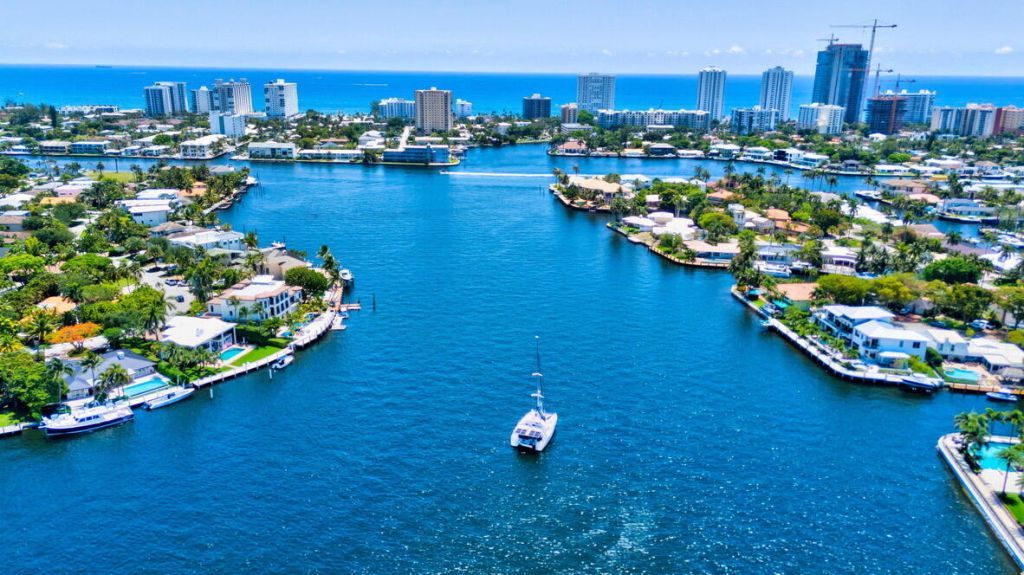 2360 SE 7th Drive, Pompano Beach, FL 33062 Photo