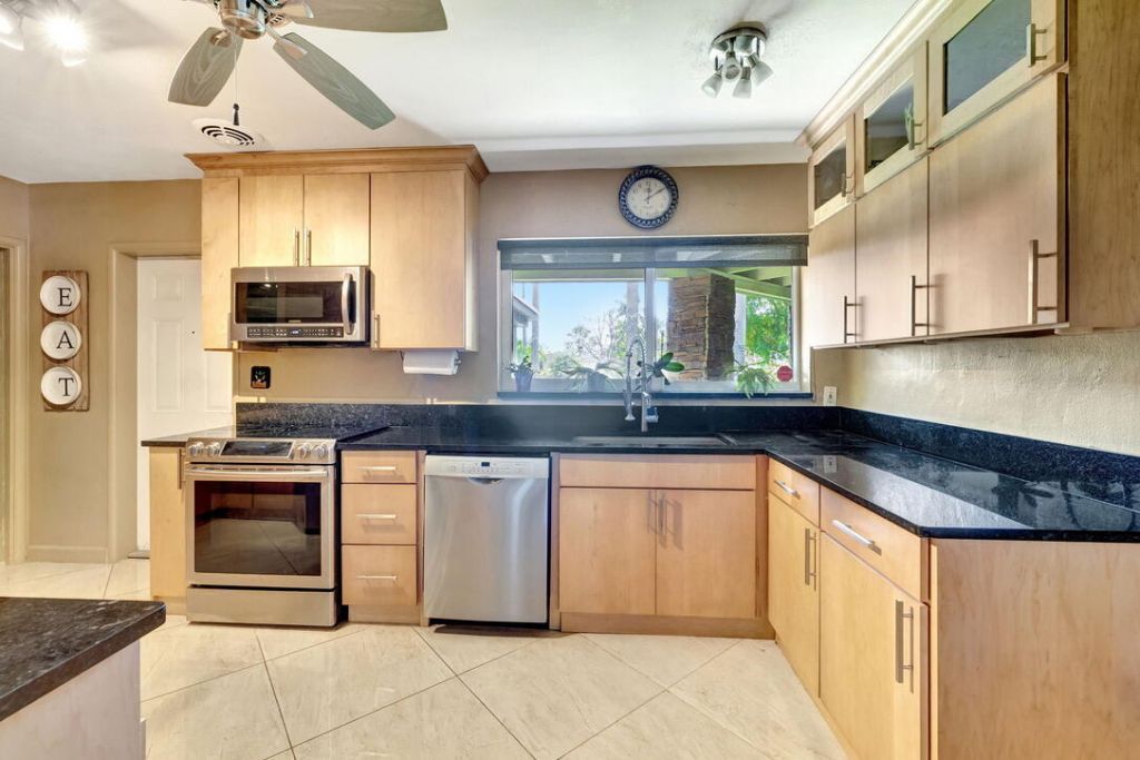 2360 SE 7th Drive, Pompano Beach, FL 33062 Photo